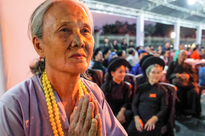 Người dân xếp hàng tiễn đưa linh cữu nguyên Thủ tướng Phan Văn Khải